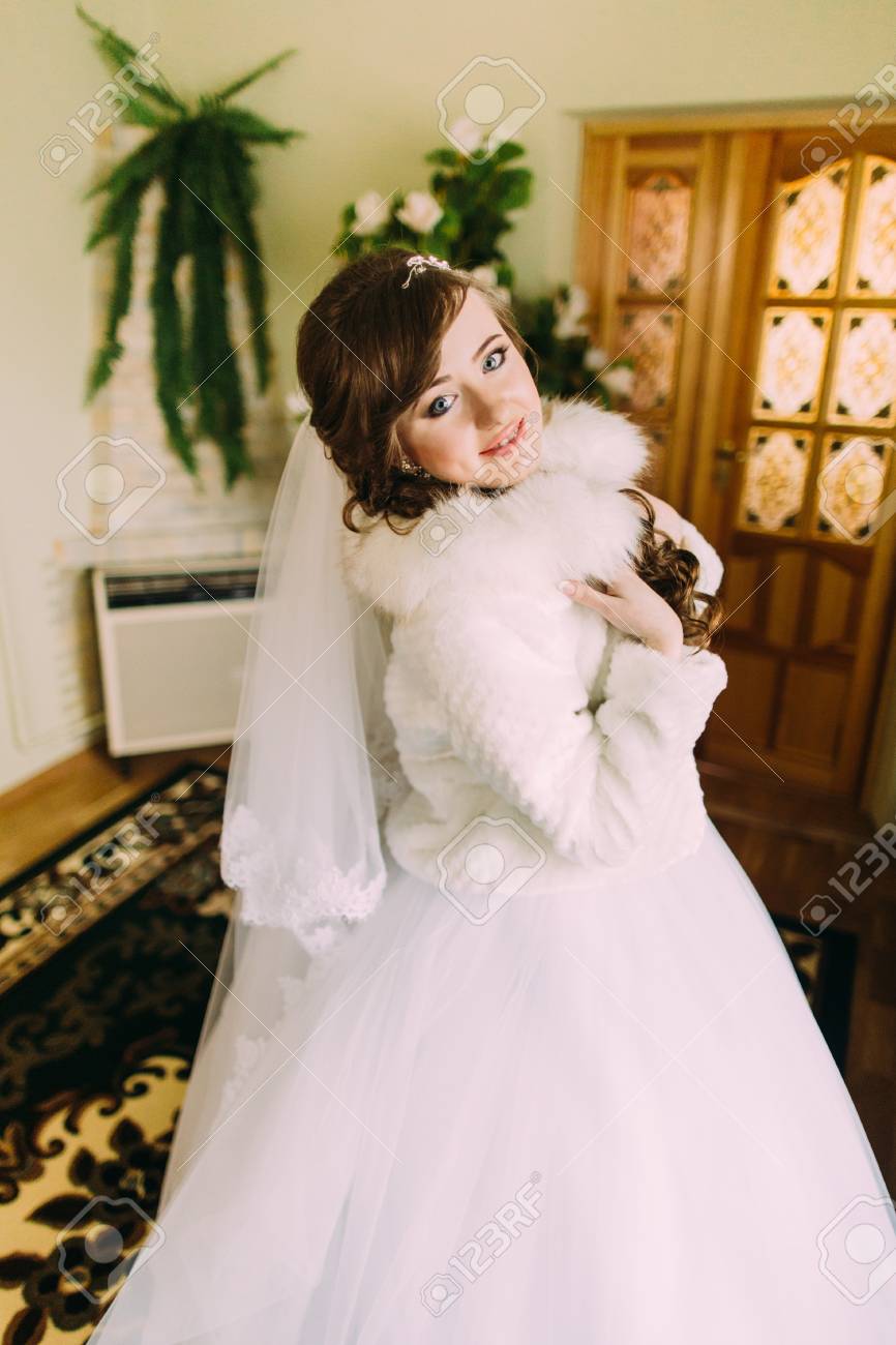 robe blanche fourrure