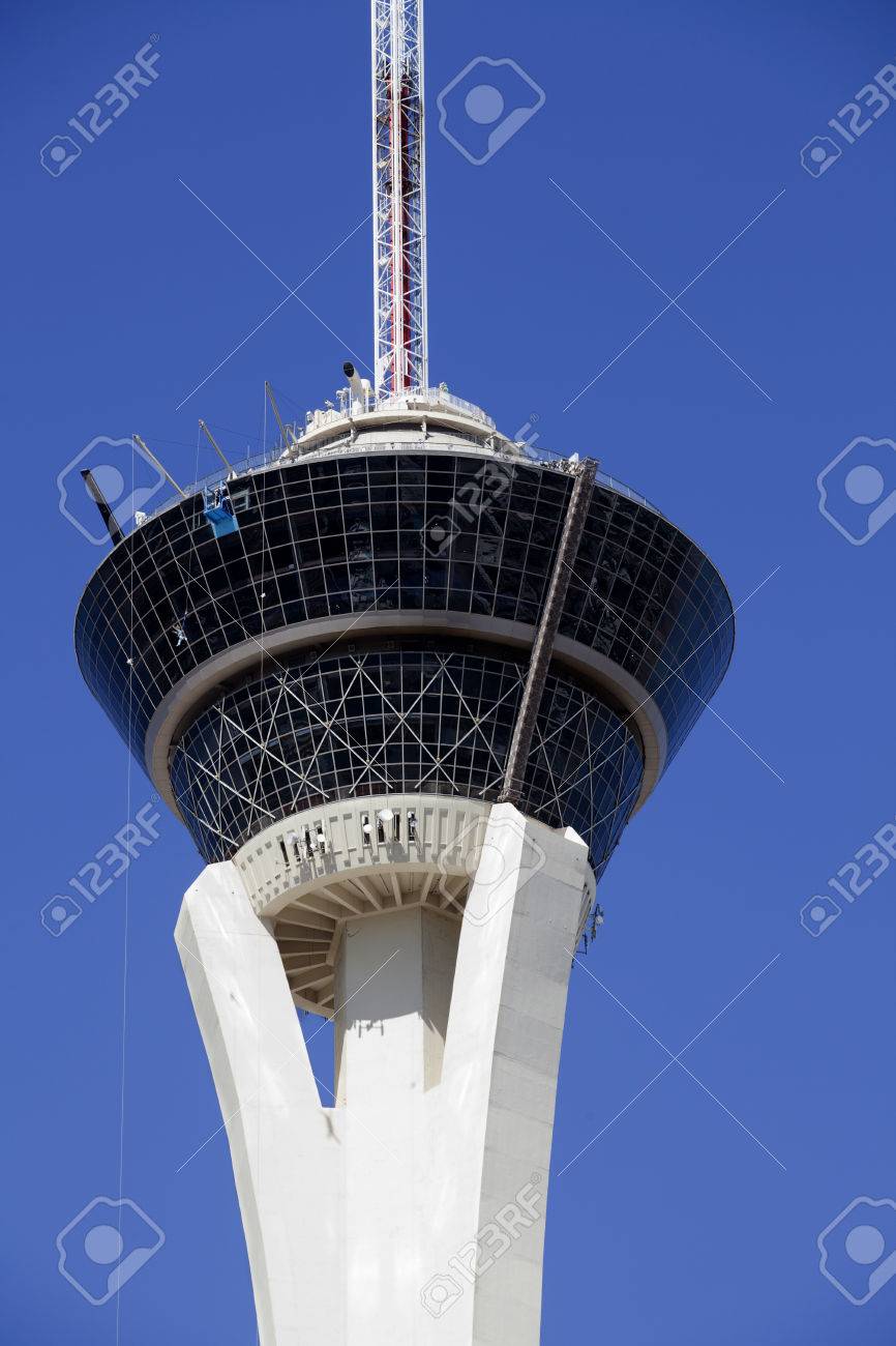 looking up at the top of the 1 149 ft tall stratosphere towerwith