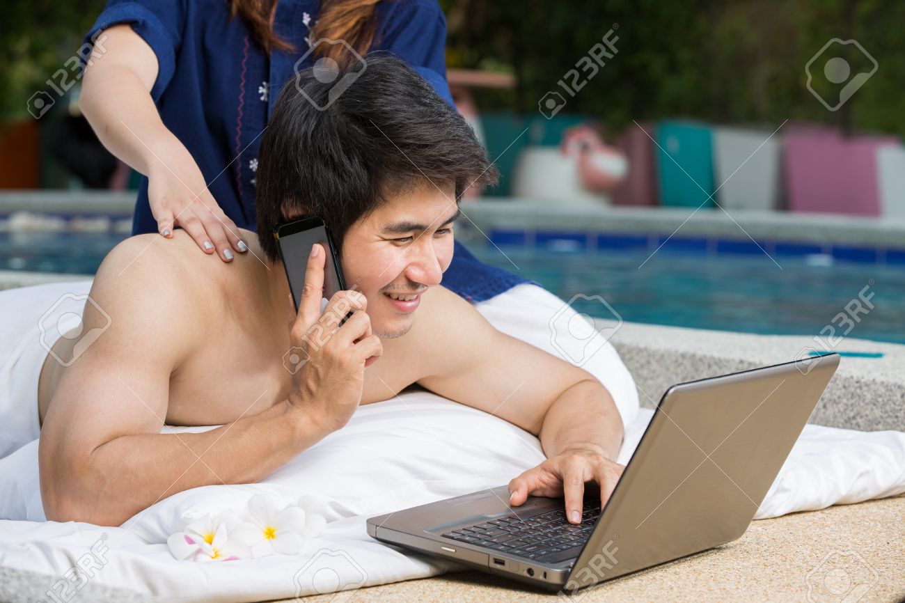 asian male masseuse Having sex with cop