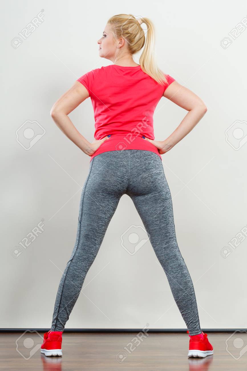 red t shirt outfit ideas