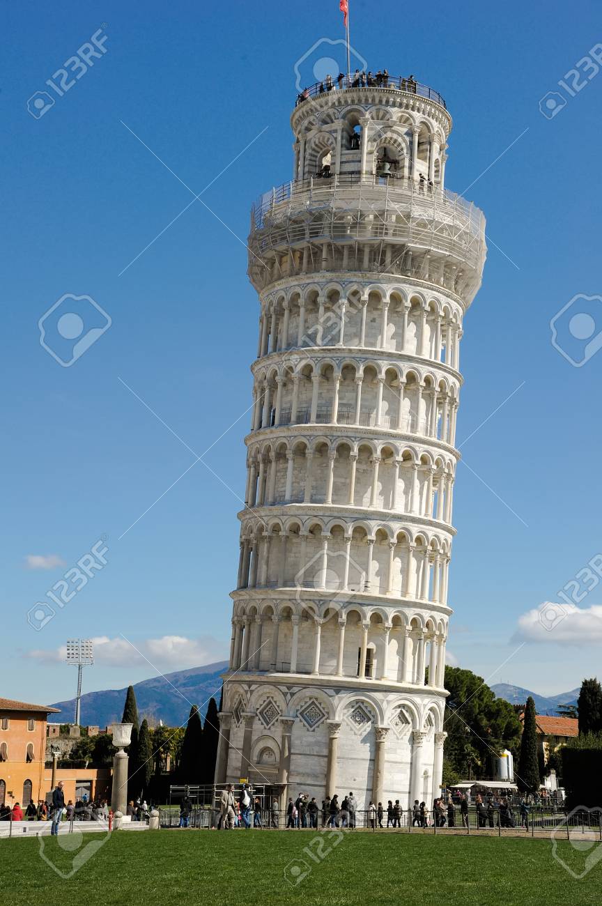 イタリア ピサのドゥオモ広場でピサの斜塔タワー の写真素材 画像素材 Image イタリア ピサのドゥオモ広場でピサの斜塔タワー の写真素材 画像素材 Image