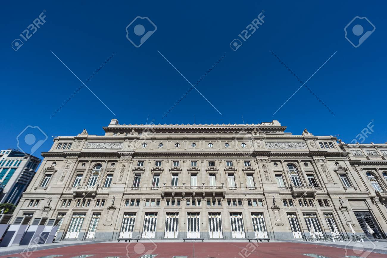 ブエノスアイレス アルゼンチンのコリエンテス通りのコロン劇場のファサード の写真素材 画像素材 Image ブエノスアイレス アルゼンチンのコリエンテス通りのコロン劇場のファサード の写真素材 画像素材 Image