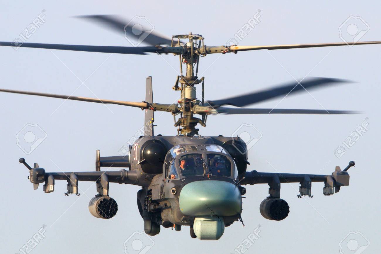 53147988-foto-de-archivo-kubinka-rusia-14-de-julio-2015-kamov-ka-52-quot-alligator-quot-helic%C3%B3pteros-de-combate-.jpg