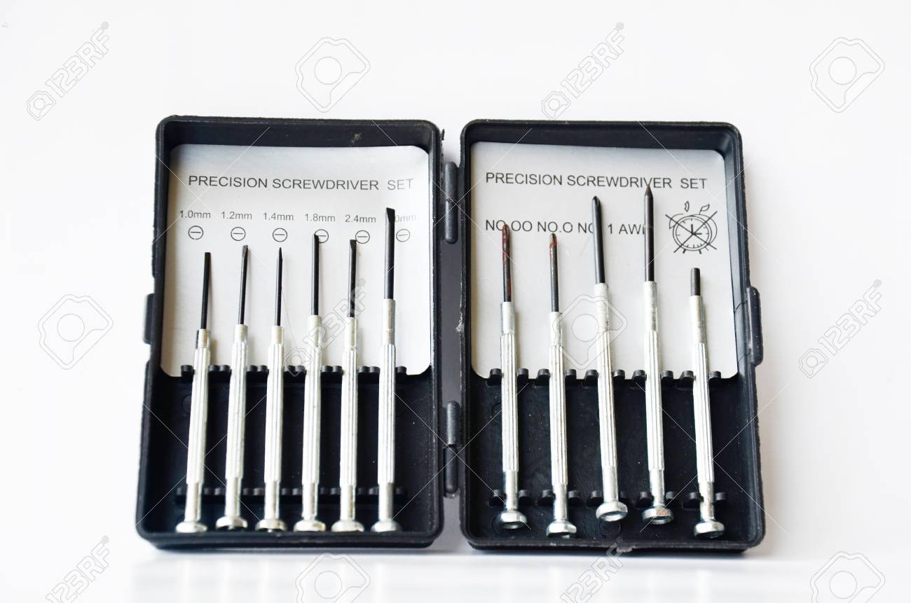 Destornilladores Pequeños En Caja Para Productos Electrónicos Fotos, Imágenes Y Fotografía De Archivo Libres De Derecho. Image