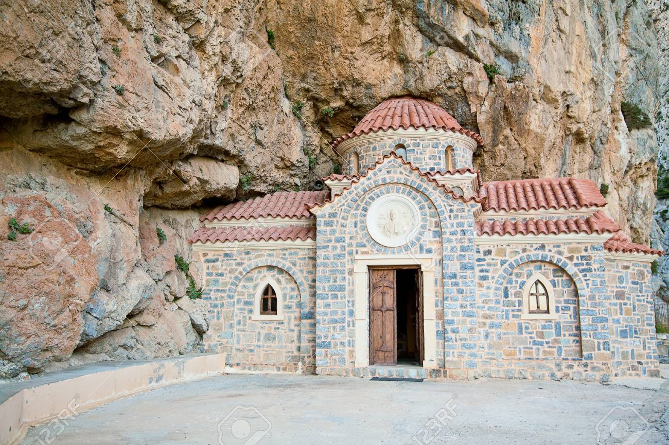 Griego Iglesia De San Nicolás El Taumaturgo, Construido Bajo La Roca, Con Una Puerta Abierta Fotos, Retratos, Imágenes Y Fotografía De Archivo Libres De Derecho. Image 28849188. Griego Iglesia De San Nicolás El Taumaturgo, Construido Bajo La Roca, Con Una Puerta Abierta Fotos, Retratos, Imágenes Y Fotografía De Archivo Libres De Derecho. Image 28849188.