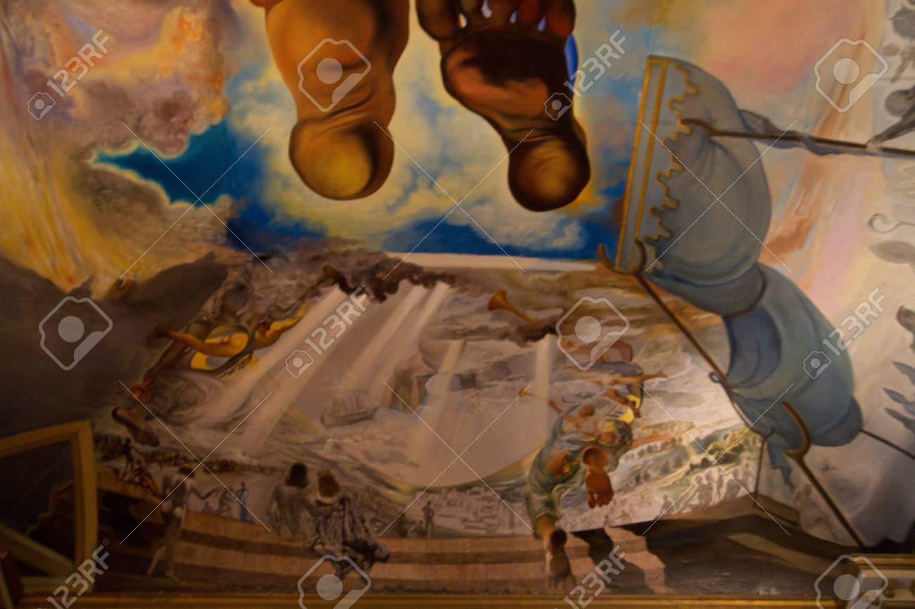 Figueras 26 Juli Details Vom Dali Museum Am 28 September