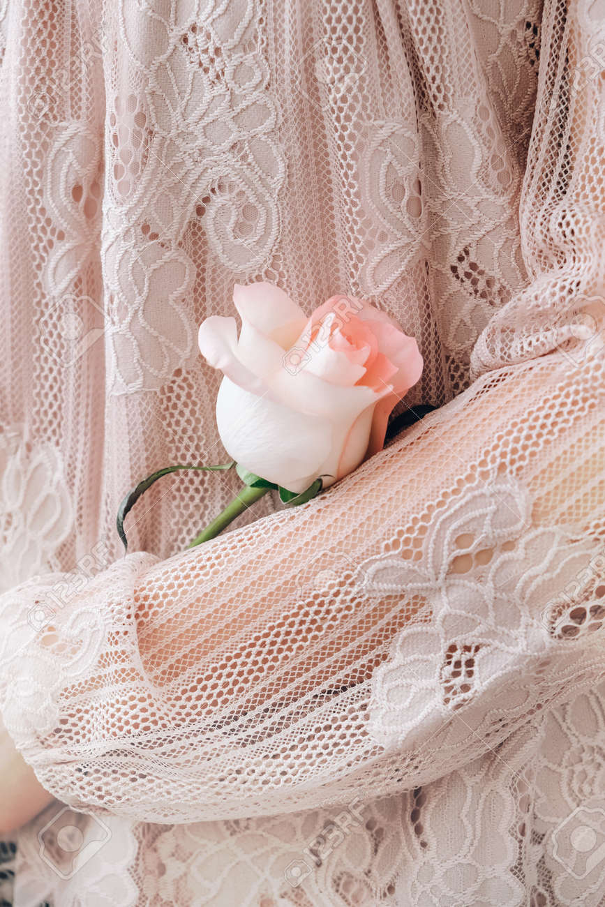 blusa rosa aesthetic