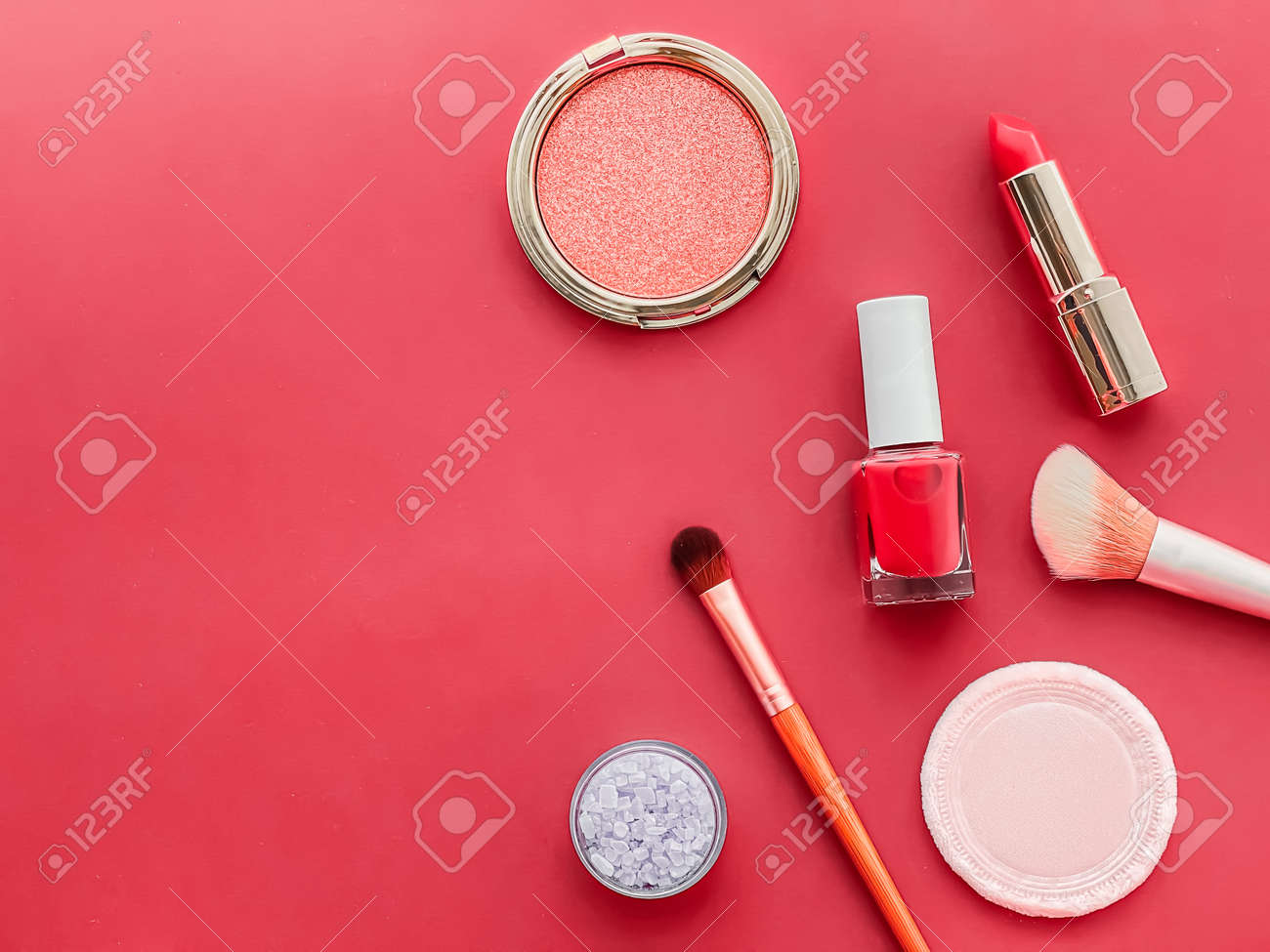 Yellow Polka Dot Background Makeup Brush Stock Vector (Royalty Free)  1501028852 | Shutterstock, image size:1300x975