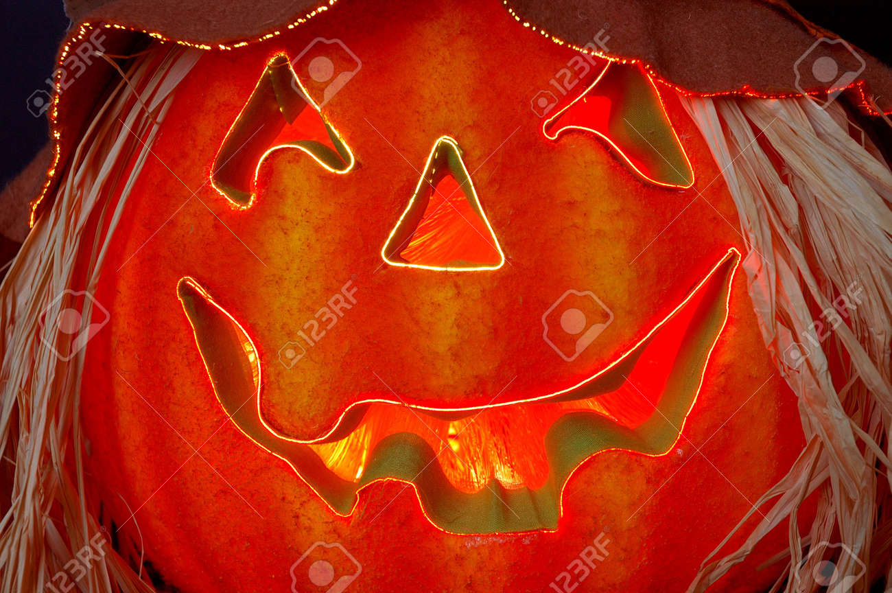 La Fibre Optique Lumineuse Jack O Lantern A L Halloween Banque D Images Et Photos Libres De Droits Image 545519