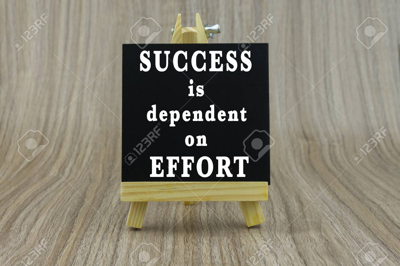 Tableau D Art Chevalet En Bois Vue De Face Avec Mot Citation D Inspiration Le Succes Depend De L Effort Banque D Images Et Photos Libres De Droits Image Tableau D Art Chevalet En Bois Vue De Face Avec Mot Citation D Inspiration Le Succes Depend De L Effort Banque D Images Et Photos Libres De Droits Image