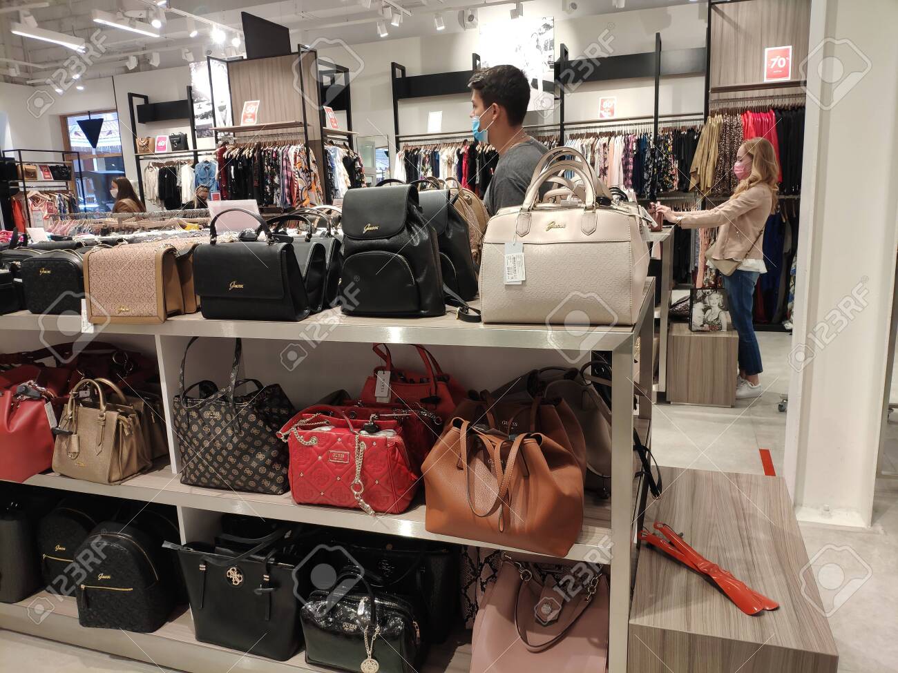 Outletcity Metzingen Destockage Lacoste Usine Outlet Chaussures De