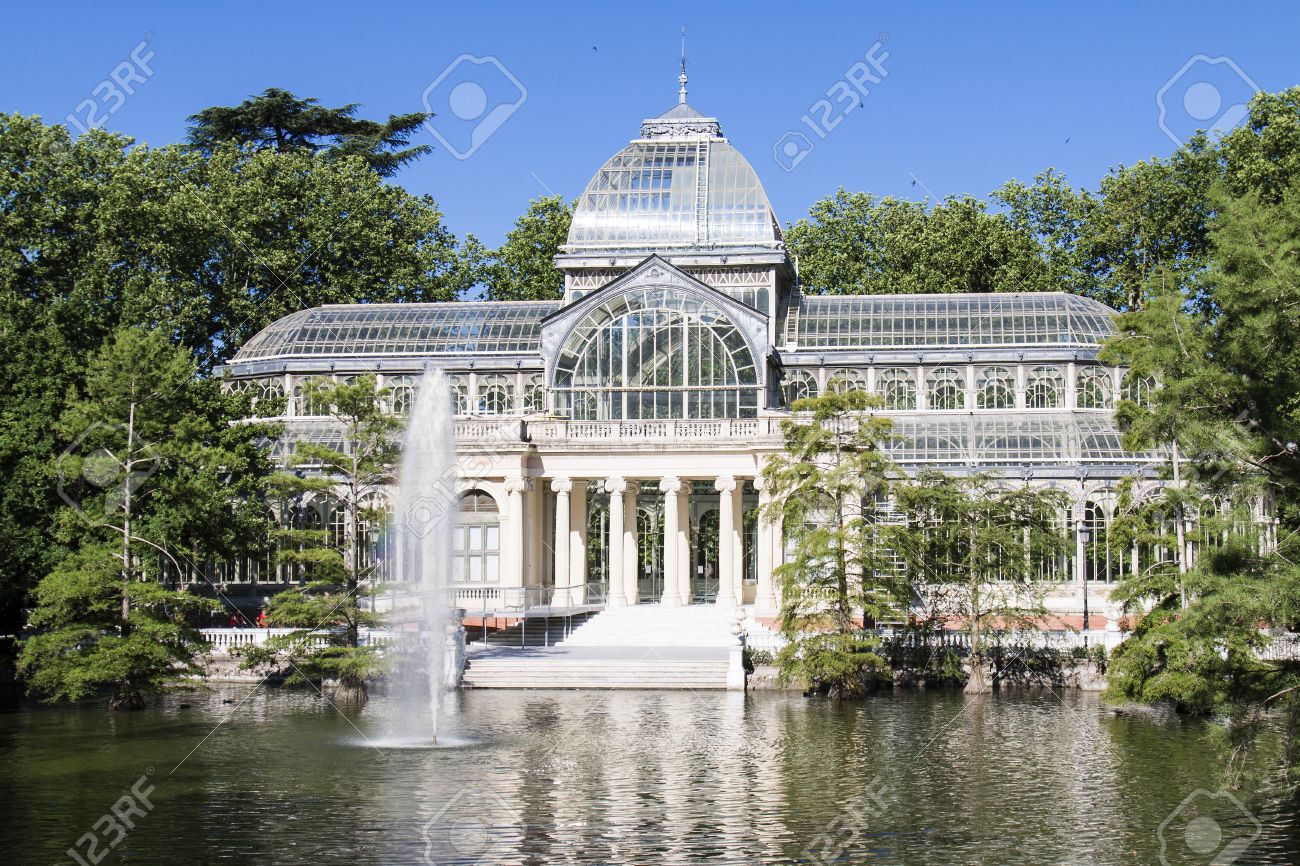 マドリード スペインでエル レティーロ公園古代水晶宮殿 の写真素材 画像素材 Image マドリード スペインでエル レティーロ公園古代水晶宮殿 の写真素材 画像素材 Image