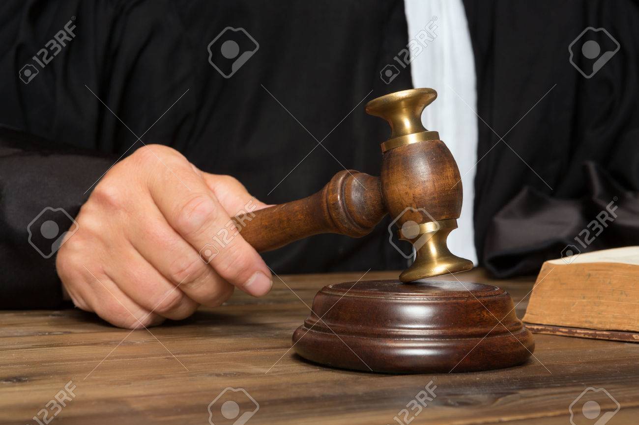 裁判長の机とハンマー マスコット ミニチュア 木目入り 開封品 品質保証 ミニチュア