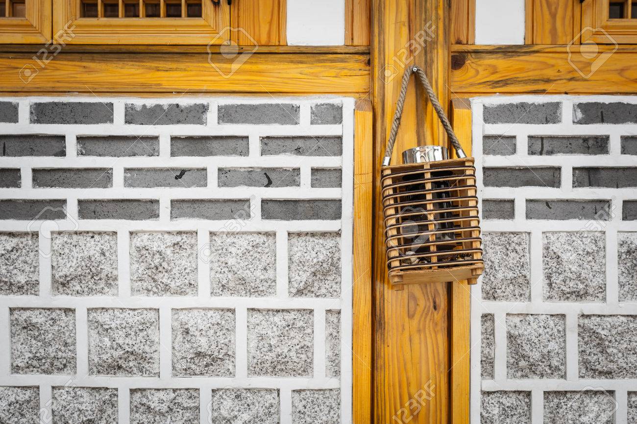 伝統的な家 韓国風のレンガの壁 の写真素材 画像素材 Image