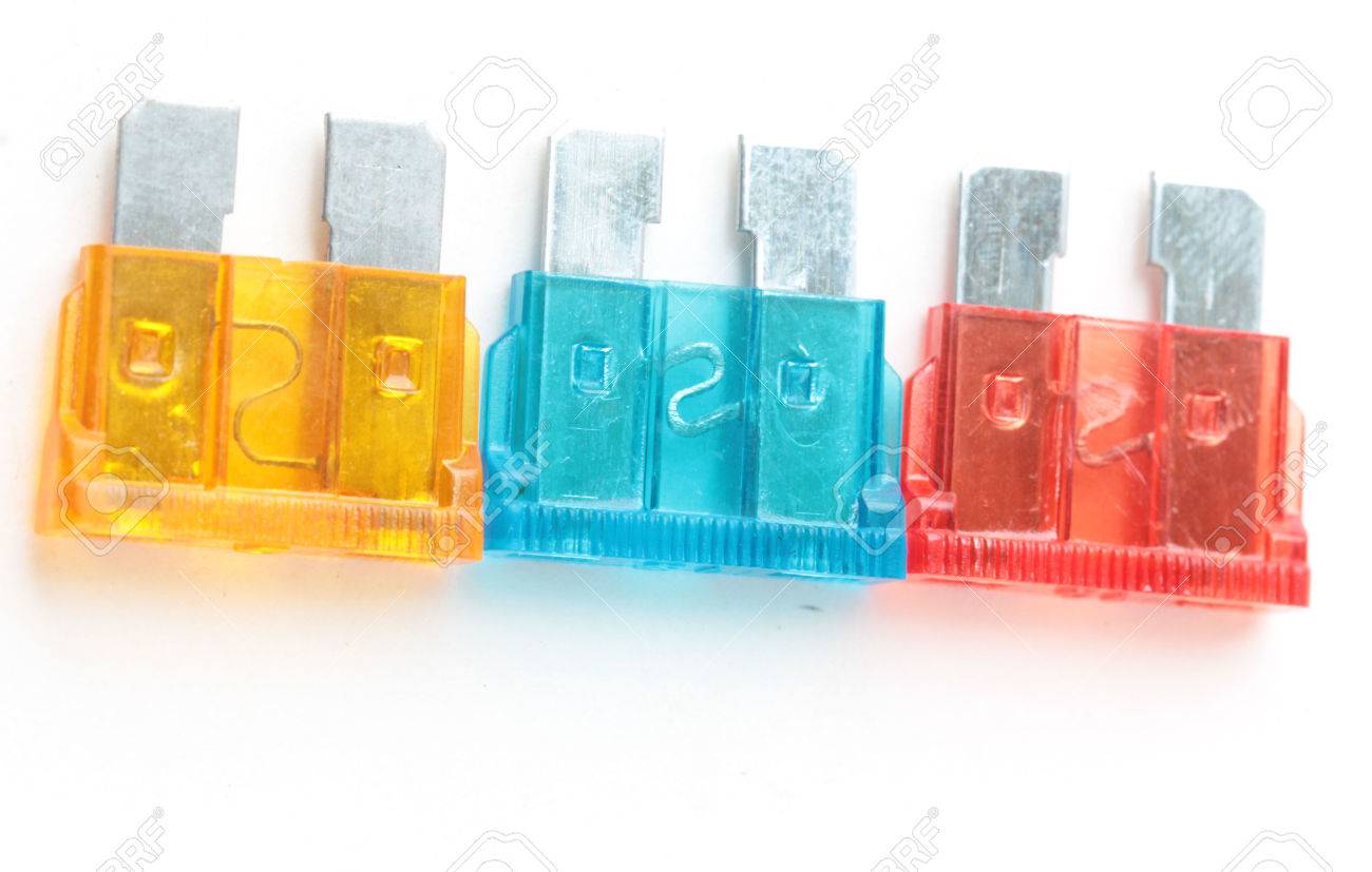 Fusible De Coche. Pila Od Coloridos Fusibles Automotrices Eléctricos O Circuito Brea Fotos, Retratos, Imágenes Y Fotografía De Libres De Derecho. Image 61877875.