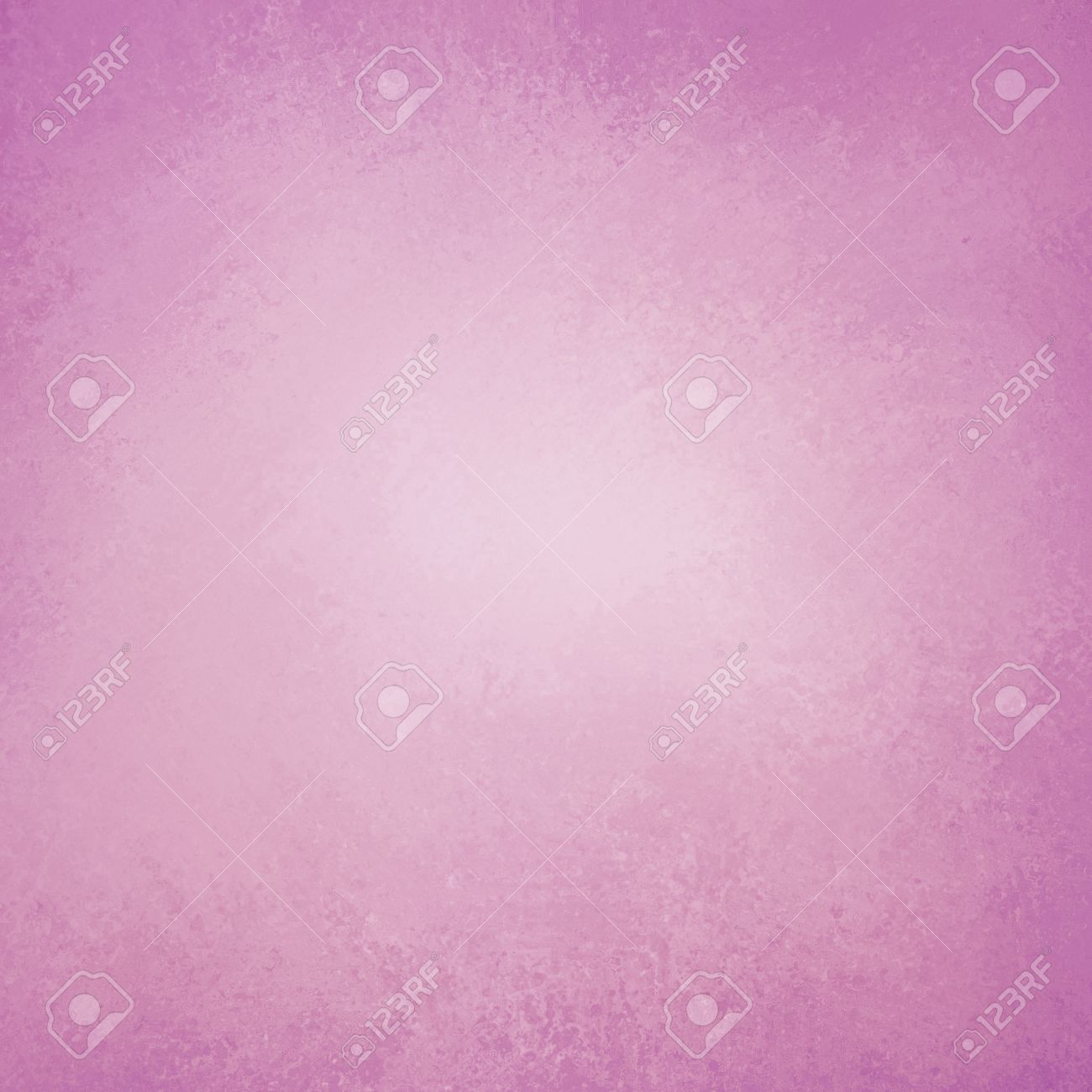 抽象的なピンクの背景 苦しめられた古いビンテージ スタイルの背景デザイン エレガントなパステル ピンク センター色暗いのりテクスチャ国境 ピンクの紙で の写真素材 画像素材 Image