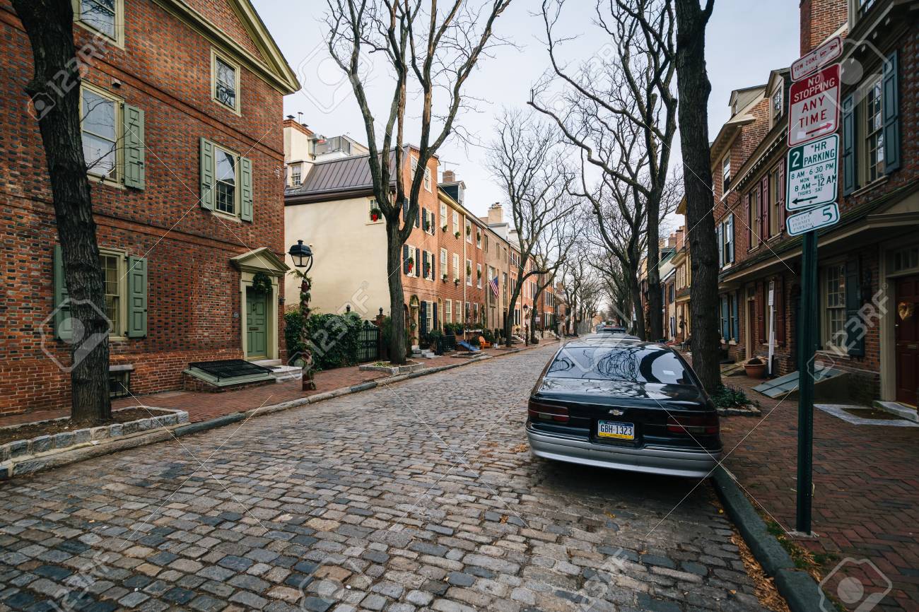 68683845-historic-brick-buildings-and-cobblestone-street-in-society-hill-philadelphia-pennsylvania-.jpg