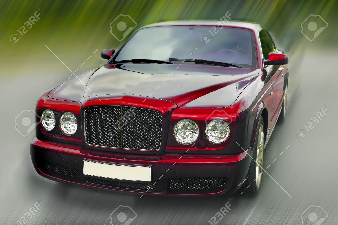美しい有名な現代暗い赤の車区域 の写真素材 画像素材 Image 美しい有名な現代暗い赤の車区域 の写真素材 画像素材 Image
