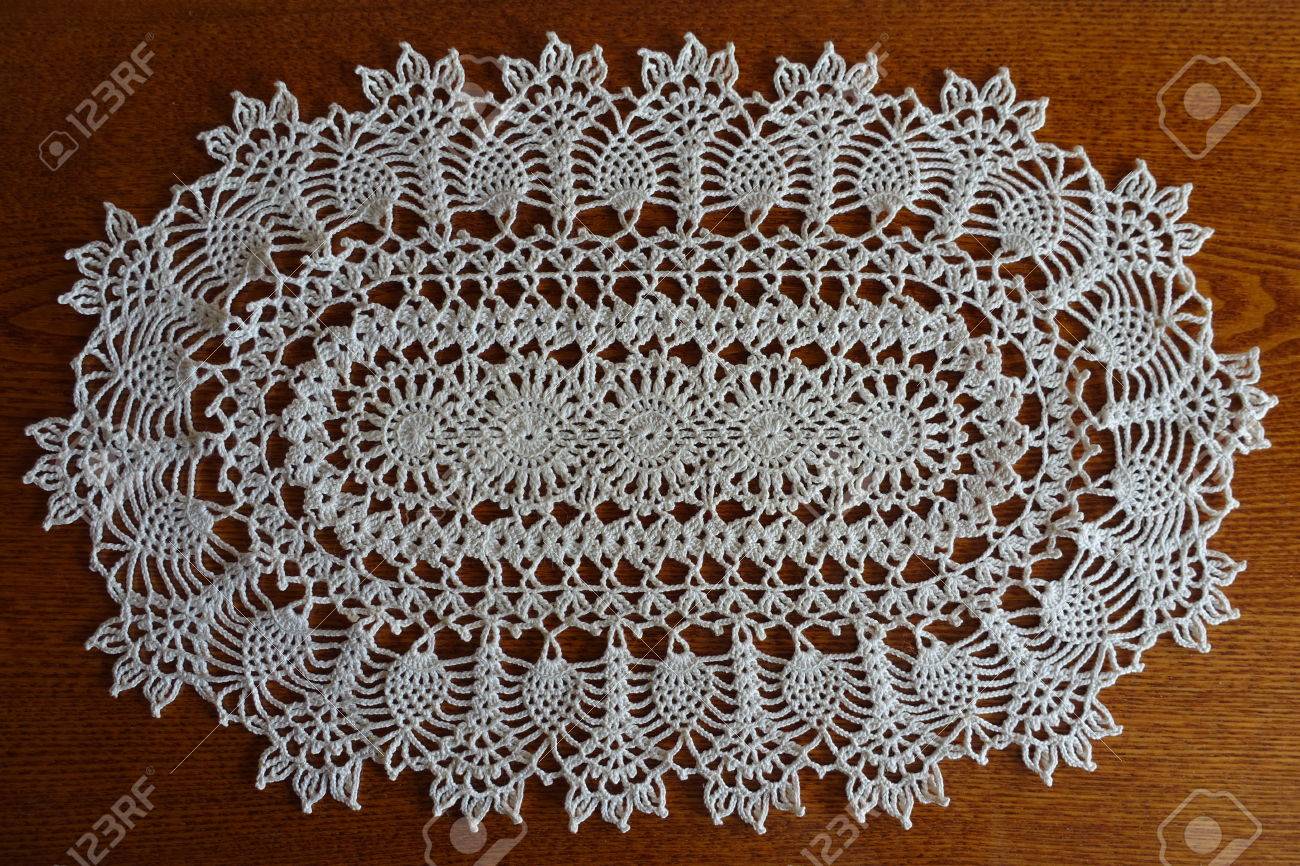 希少　フランス　アンティーク　レース編み　 楕円形ドイリー 希少 フランス アンティーク レース編み 楕円形ドイリー 楕円形