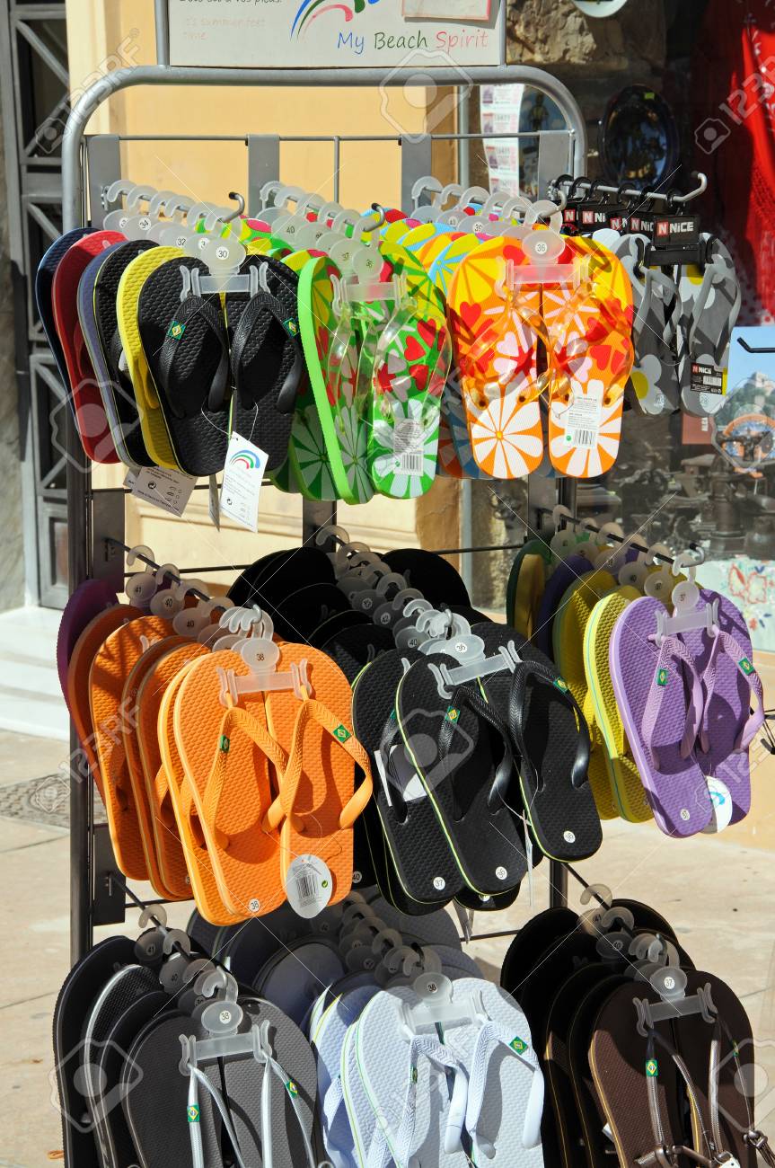 Málaga, España - 14 De Junio 2011 - Coloridas En Un Estante, Málaga, Costa Del Sol, De Málaga, Andalucía, España, Europa Occidental Fotos, Retratos, Imágenes Y Fotografía De Archivo Libres De Derecho. Image 24820727.