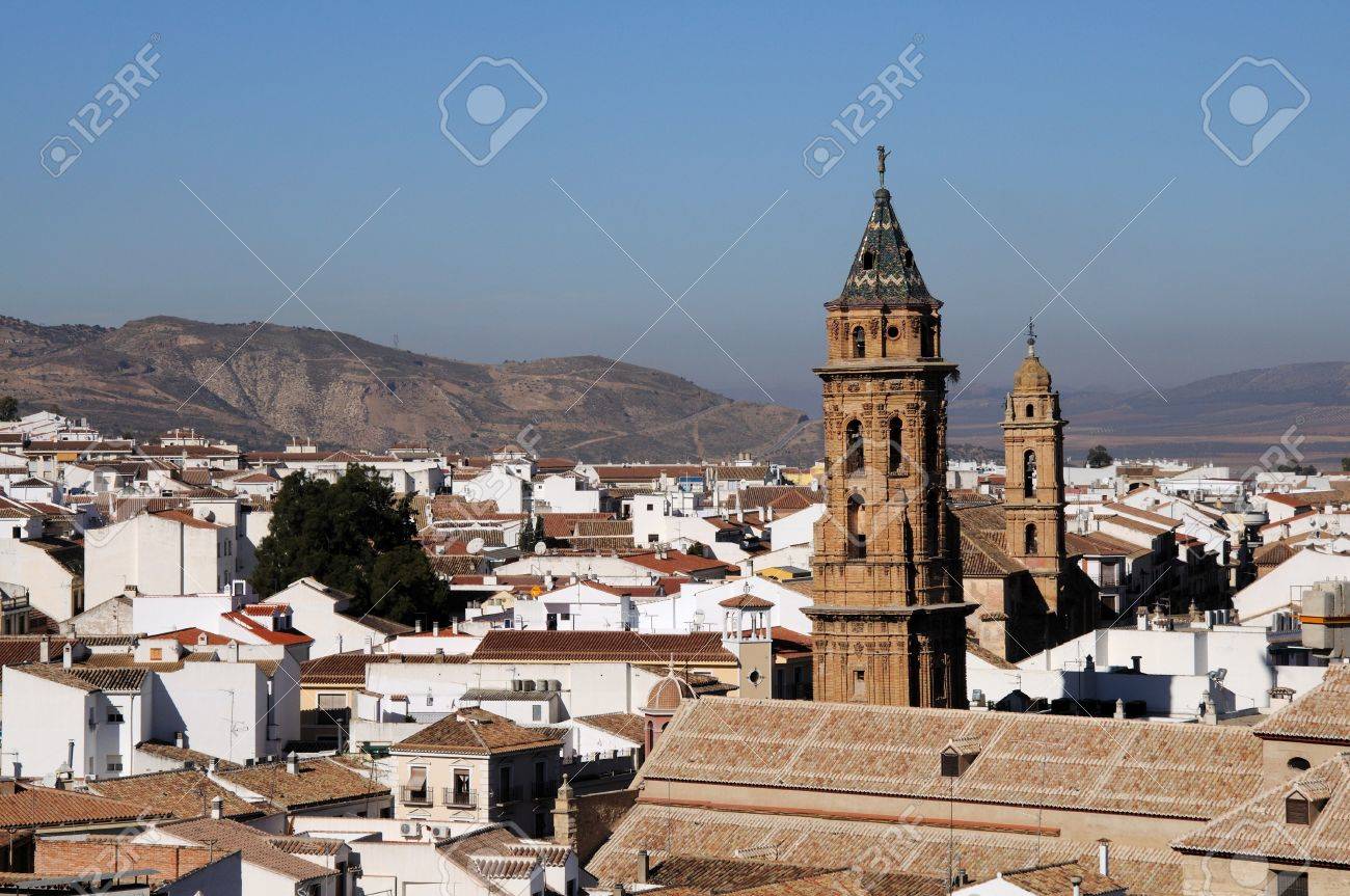 Immagini Stock San Sebastian Piu Vicini E San Augustin Campanili Con Vista Sui Tetti Della Citta Antequera Provincia Di Malaga Andalusia Spagna Europa Occidentale Image 48286587
