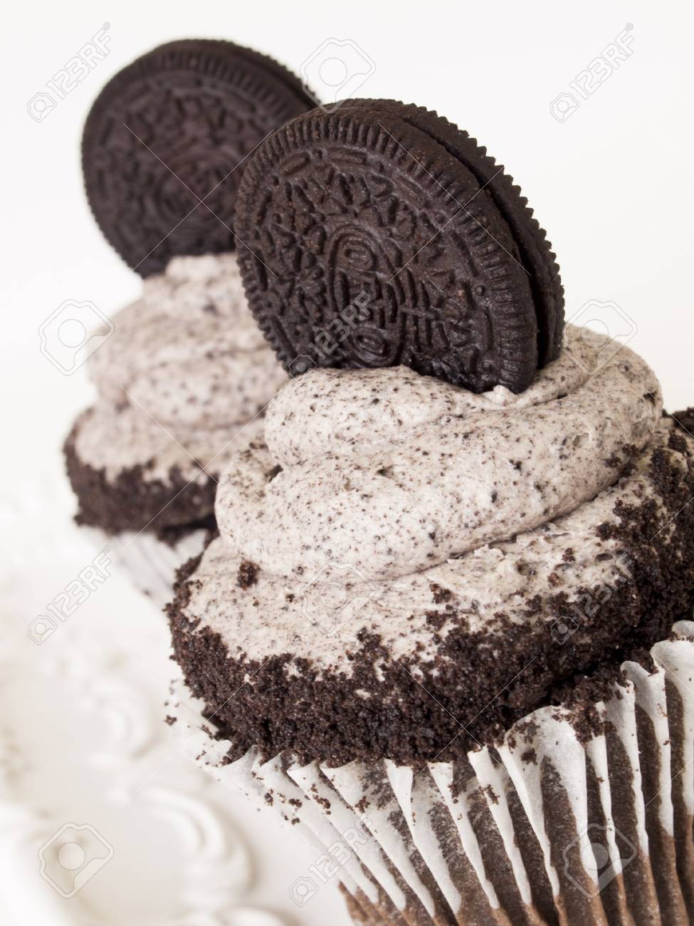 白 Backround のグルメ オレオ カップケーキ の写真素材 画像素材 Image 白 Backround のグルメ オレオ カップケーキ の写真素材 画像素材 Image
