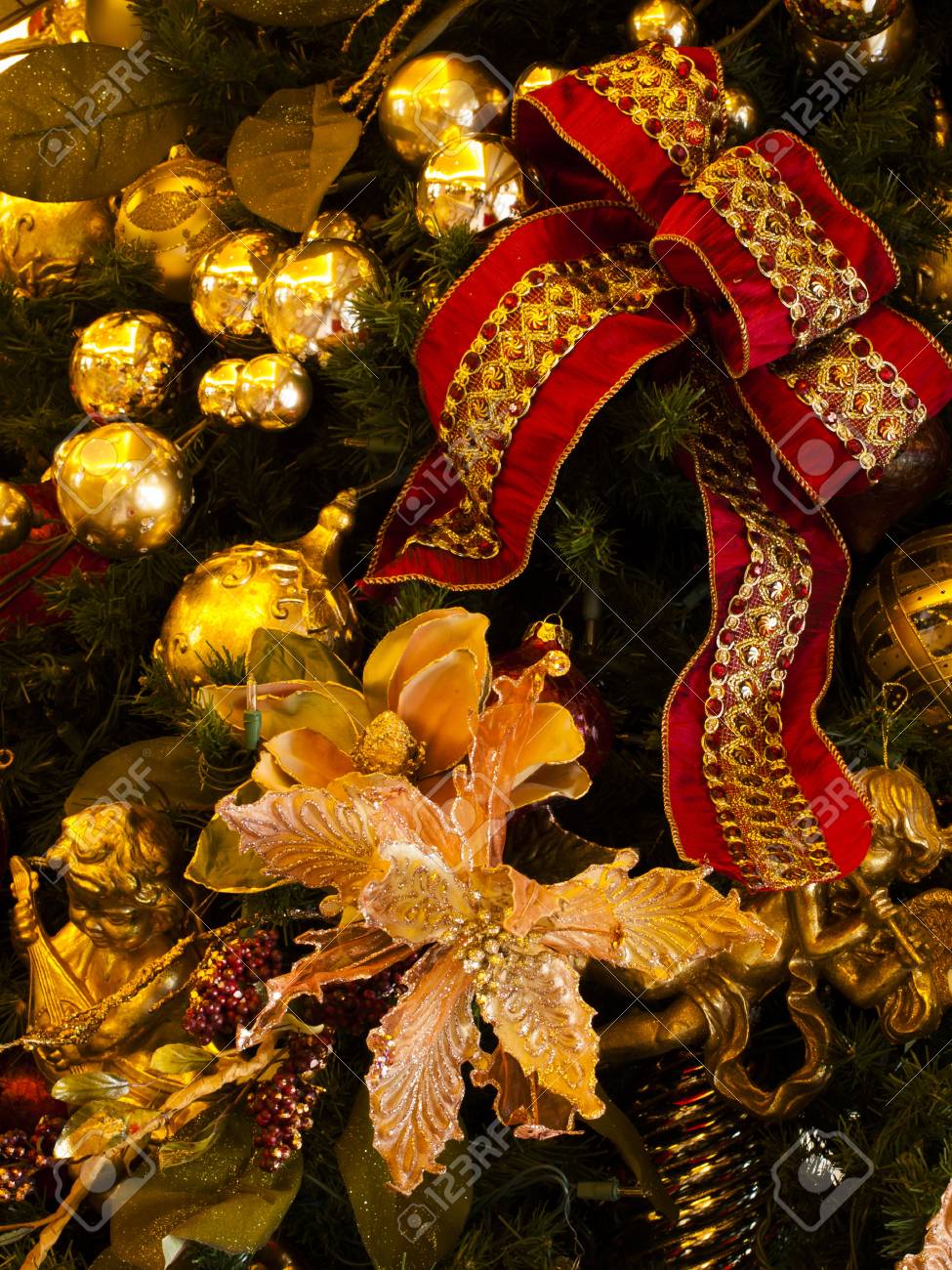 ホワイト ライト式の間に歴史のブロードムア ホテルのクリスマス ツリー の写真素材 画像素材 Image