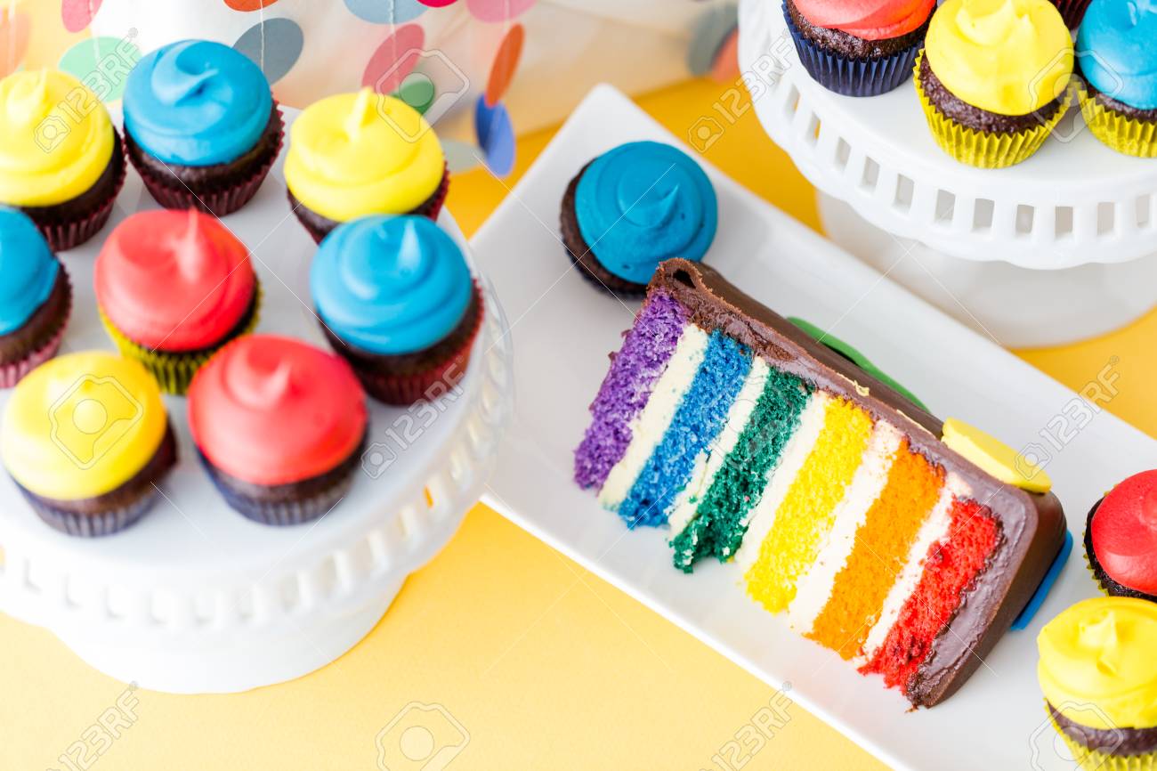 子供の誕生日パーティーを祝いのカラフルなお菓子 の写真素材 画像素材 Image 子供の誕生日パーティーを祝いのカラフルなお菓子 の写真素材 画像素材 Image