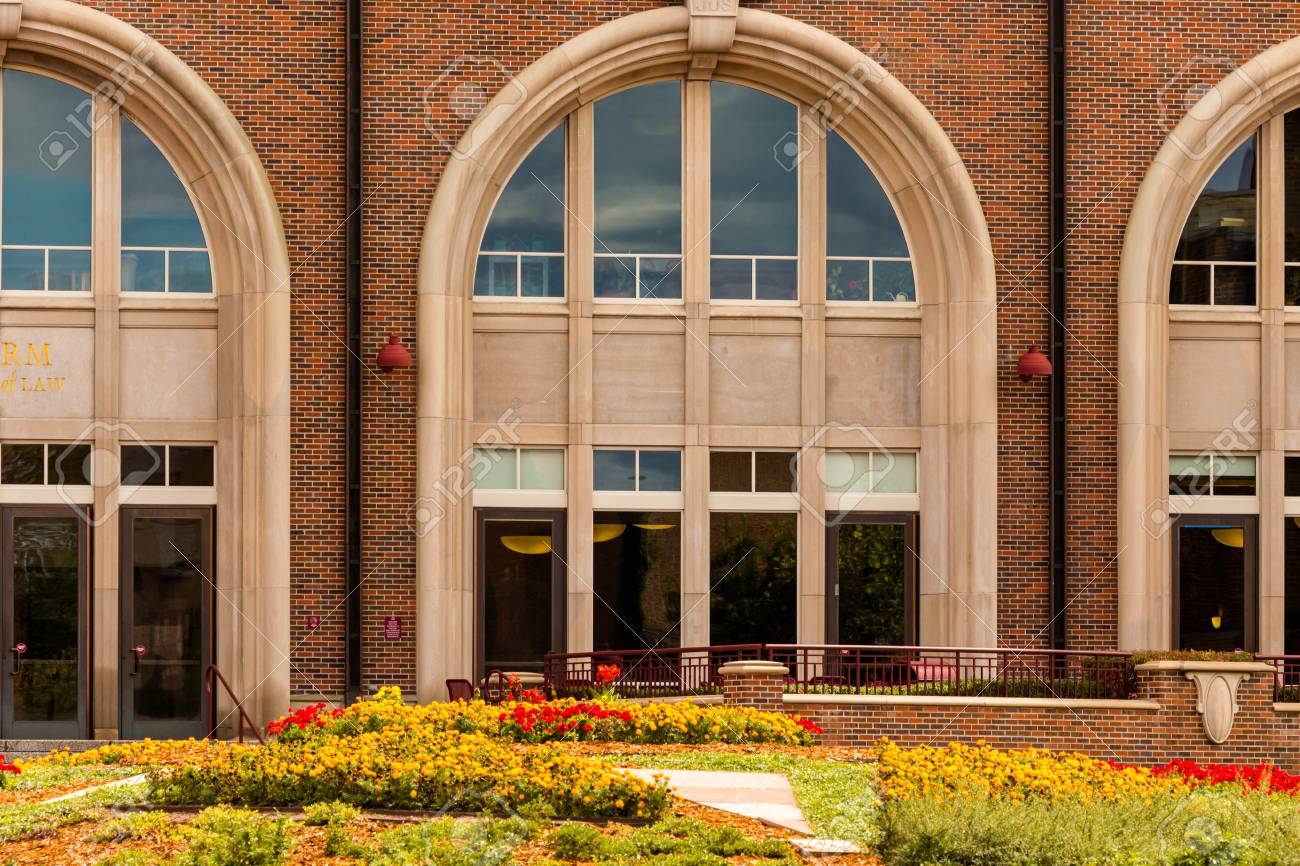 秋のセッションのデンバー大学のキャンパス の写真素材 画像素材 Image