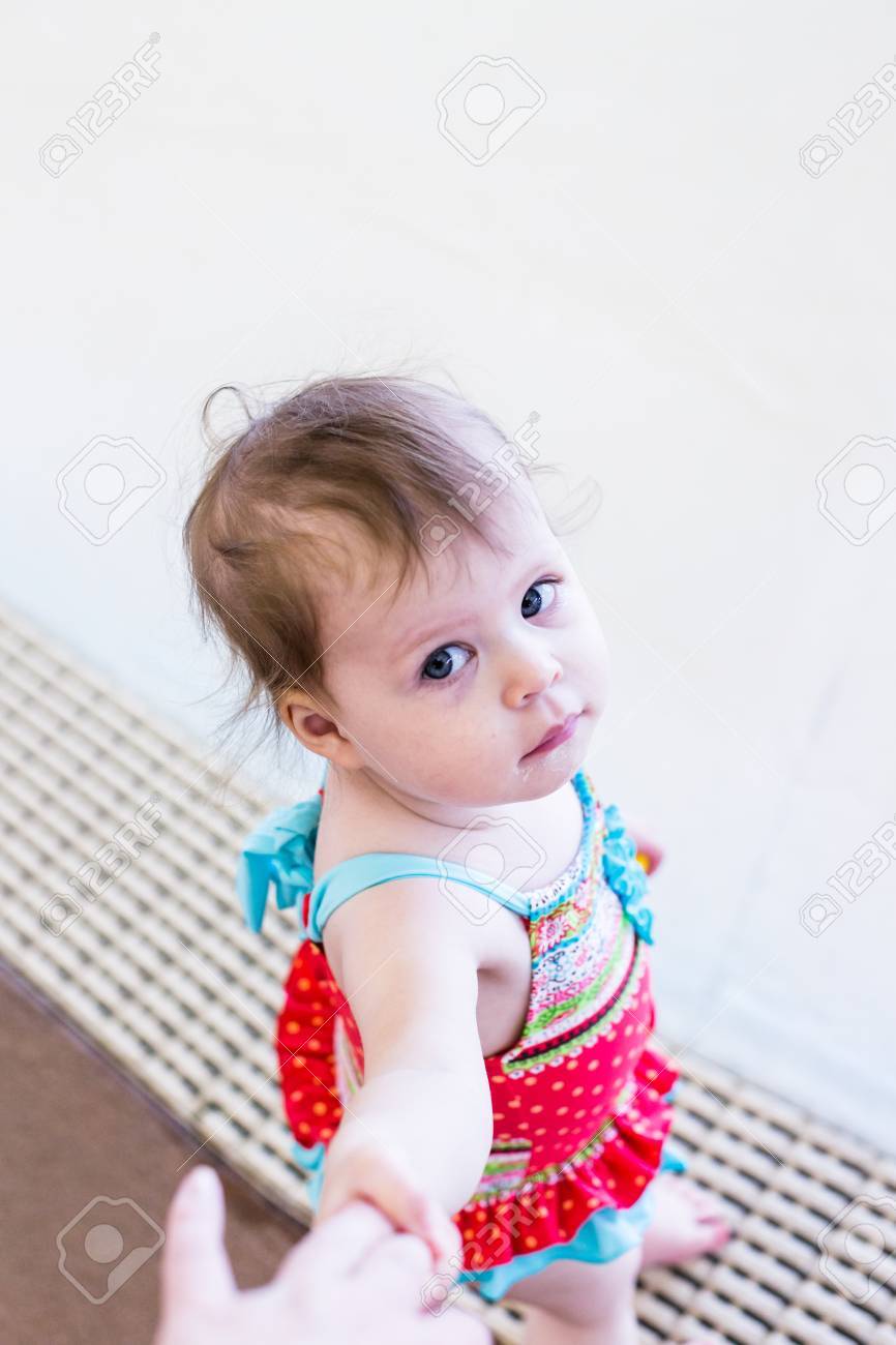 Fille mignonne jouir