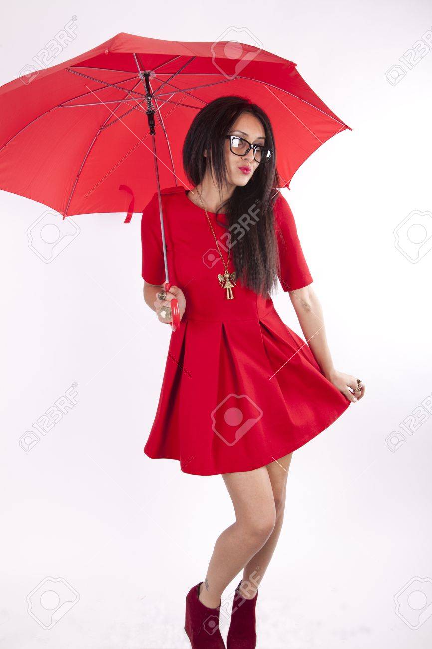若い魅力的なセクシーな女性赤いドレスと赤い傘を持つ の写真素材 画像素材 Image 1332