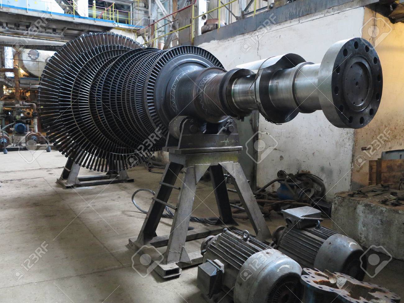 発電機の蒸気タービン発電所の修理中 の写真素材 画像素材 Image