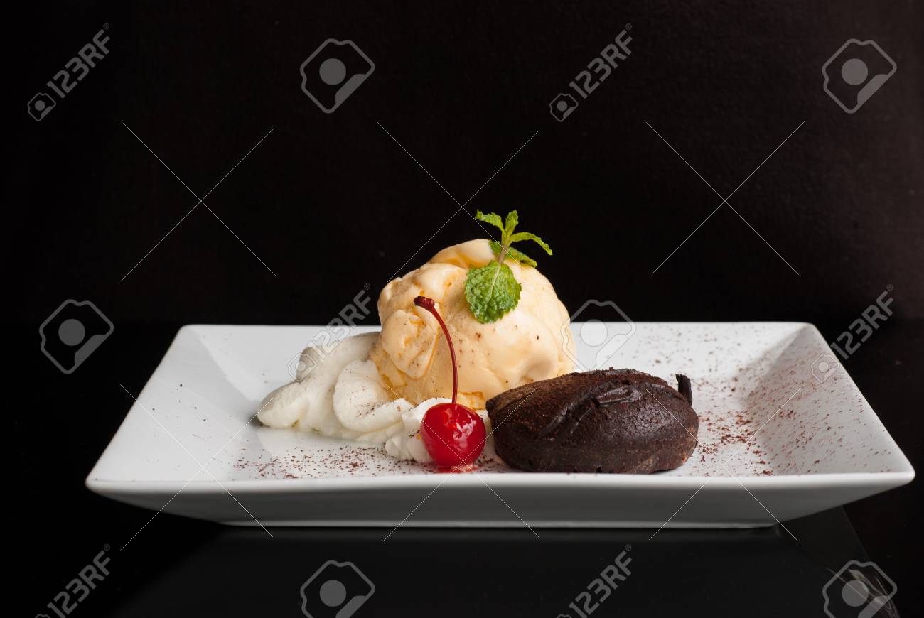 Hot Chocolate Pudding Fondant Au Chocolat With Vanilla Icecream