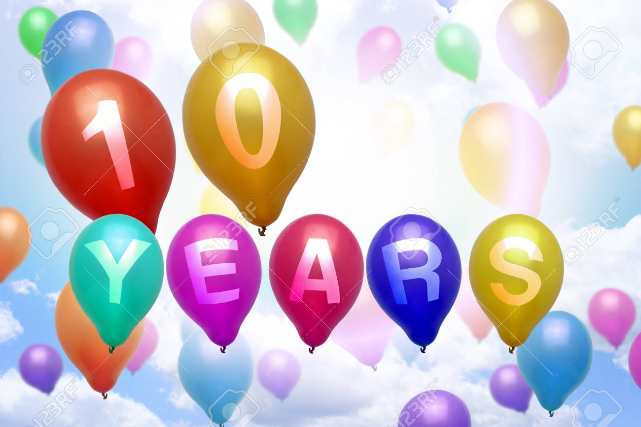 Ballon D Anniversaire 10 Annees Heureux Ballons Colores Parti Banque D Images Et Photos Libres De Droits Image