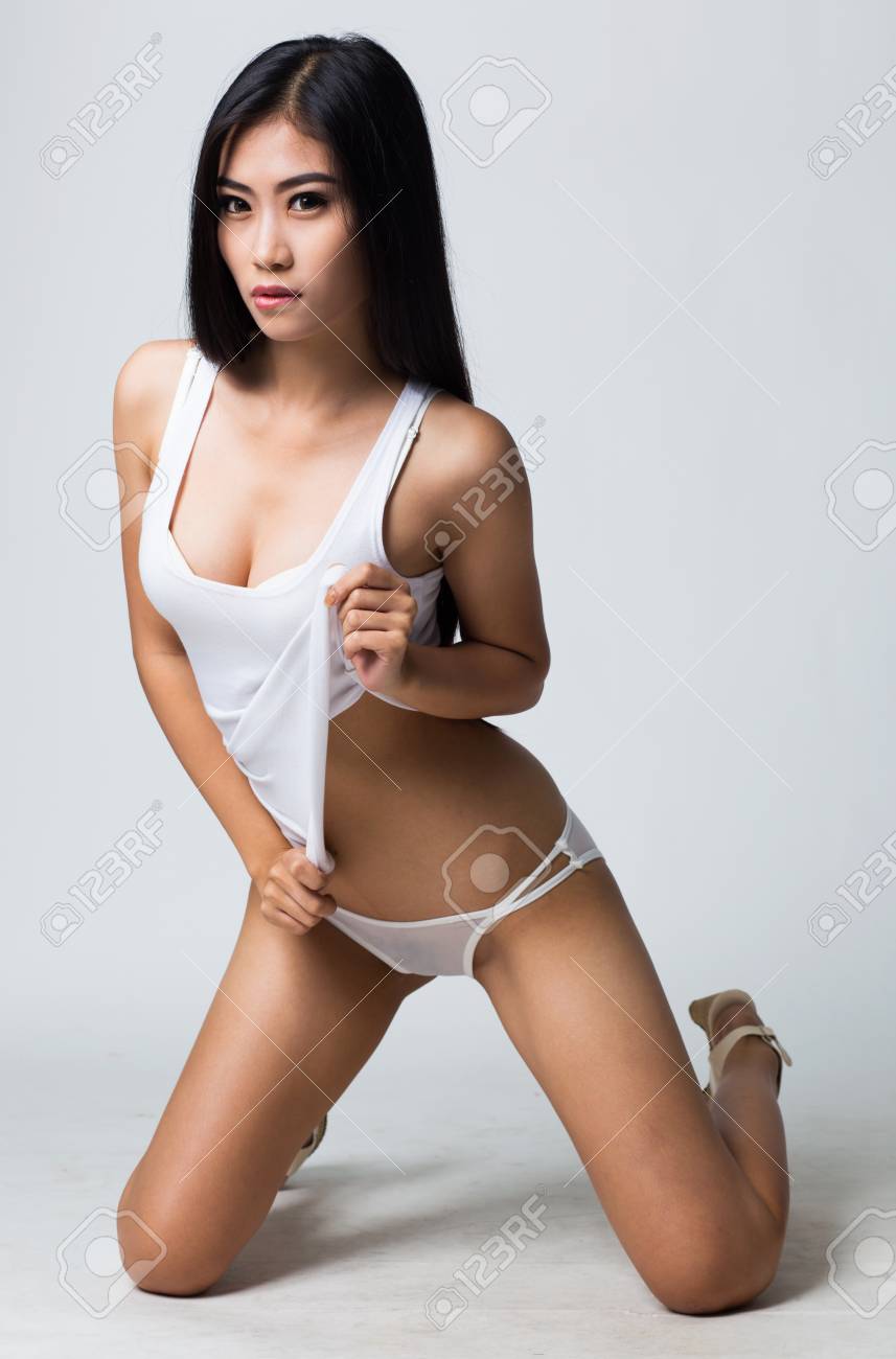 asiatiques en lingerie Asiatiques en lingerie