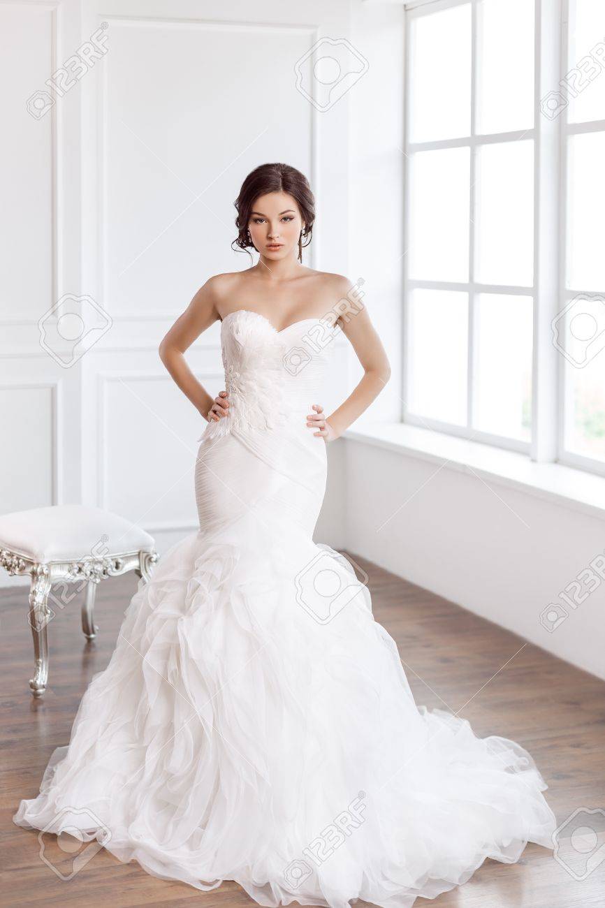 Robe De Mariée Avec Plume 2025