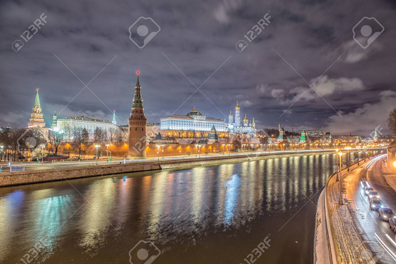 ロシア モスクワ モスクワ川 橋 クレムリンの夜景 の写真素材 画像素材 Image ロシア モスクワ モスクワ川 橋 クレムリンの夜景 の写真素材 画像素材 Image