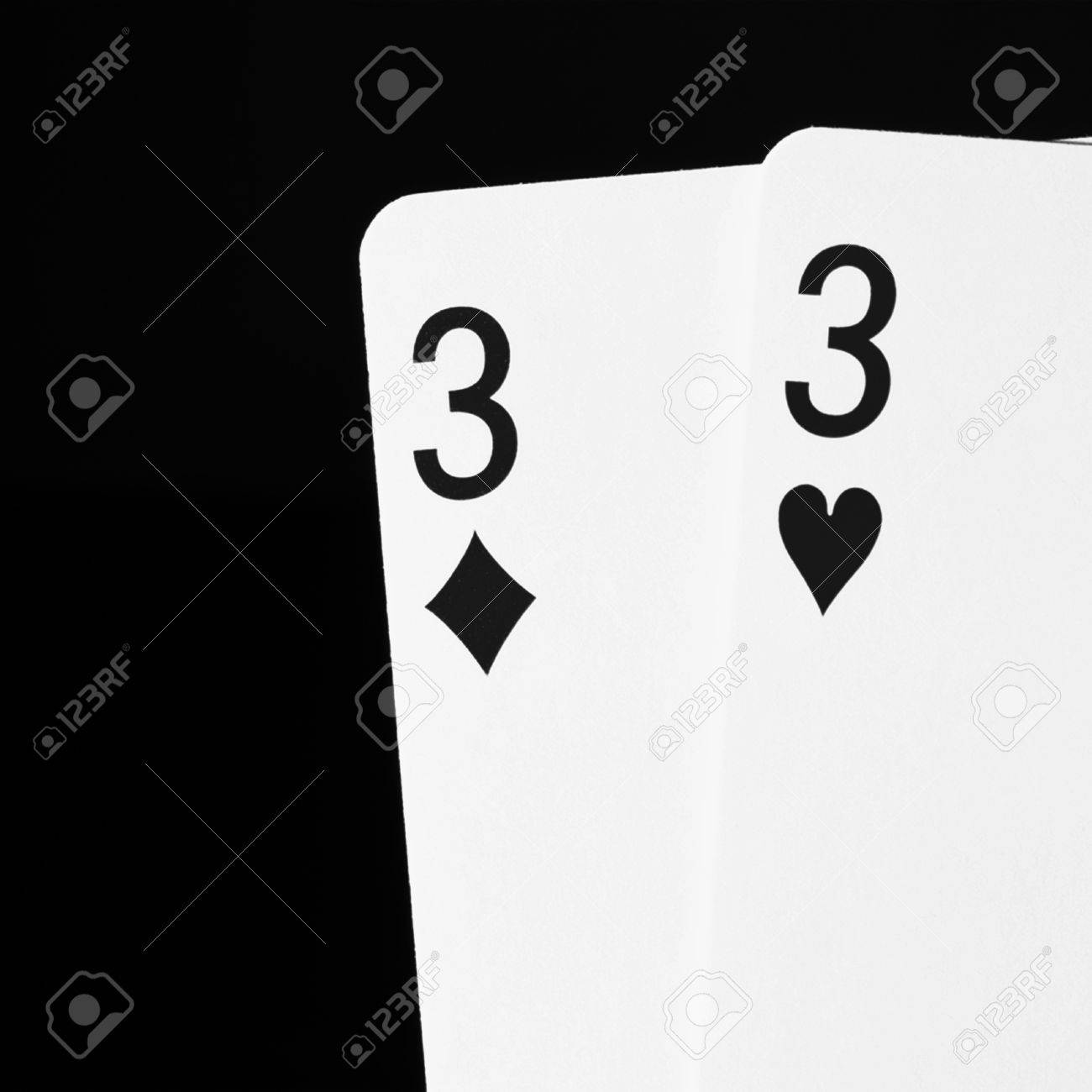 トランプのハイコントラスト黒と白の画像のペアをクローズ アップ の写真素材 画像素材 Image