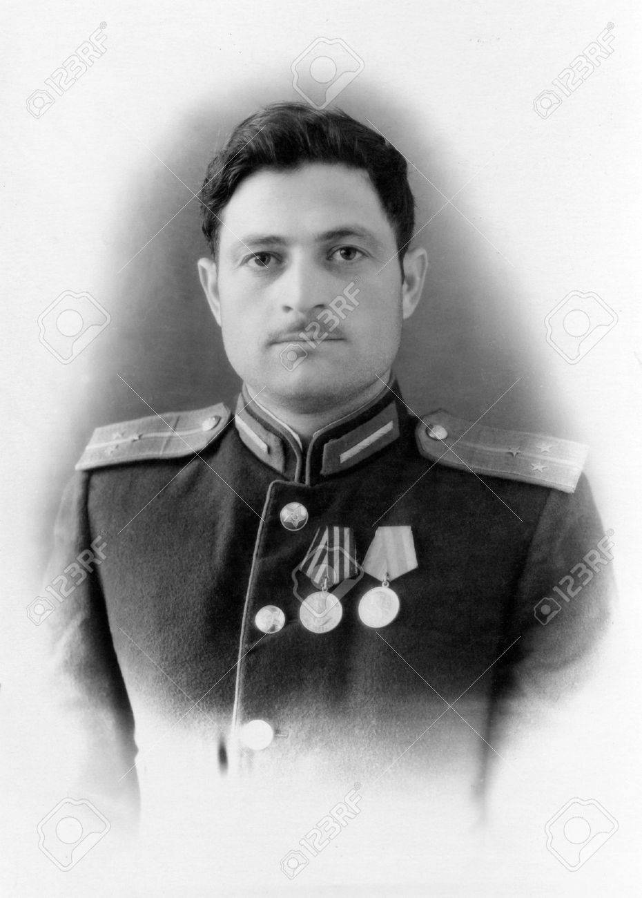 ソ連軍中尉 ソ連軍中尉 第二次大戦中のソ連軍 NKVDの制服、階級章、