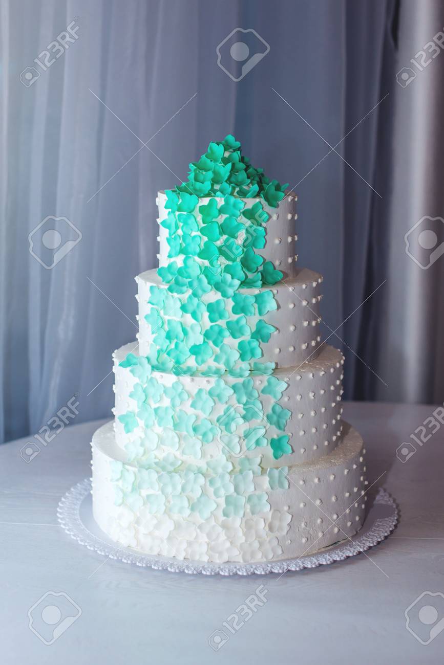 tiered cakes with turquoise