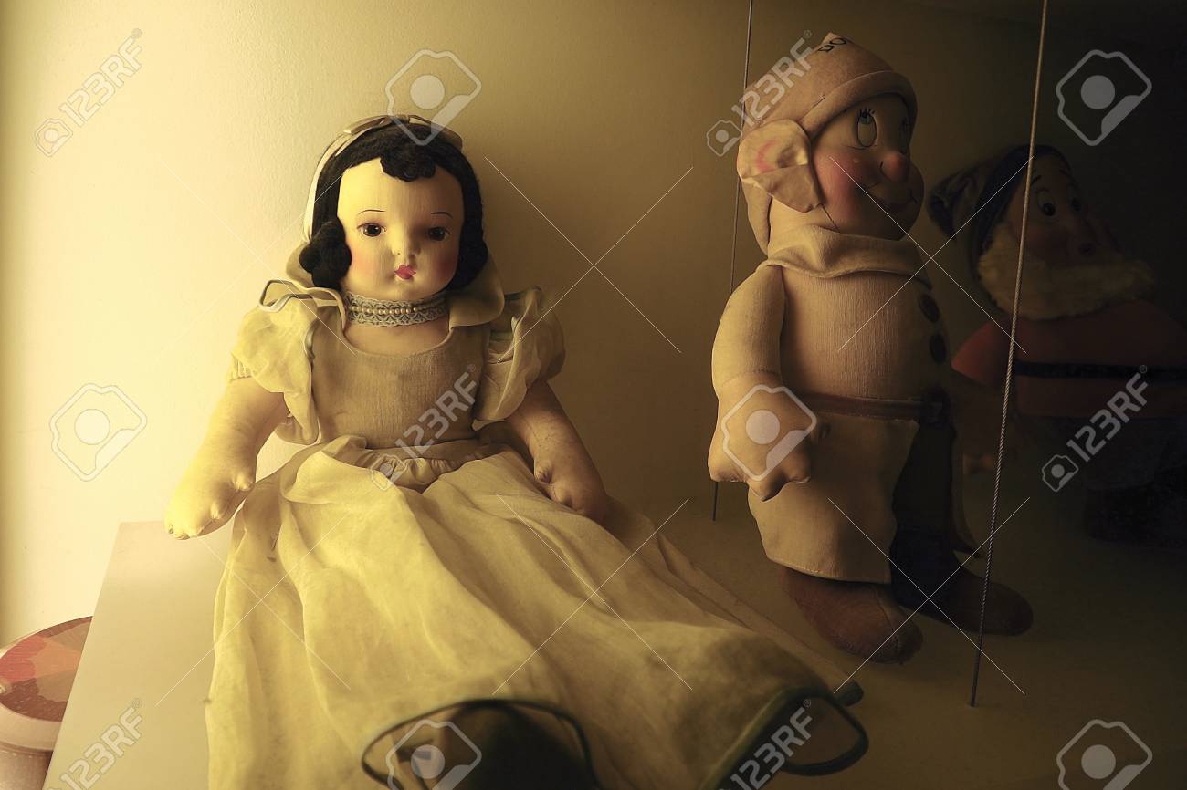 antique snow white doll