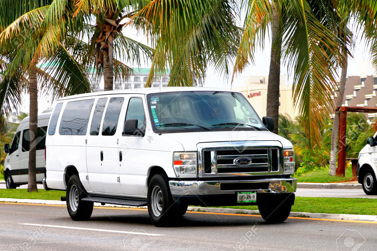 Ford Passenger Van >> Cancun Mexico June 4 2017 White Passenger Van Ford E Series Ford Passenger Van >> Cancun Mexico June 4 2017 White Passenger Van Ford E Series