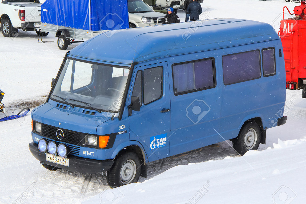 mercedes benz 12 seater van