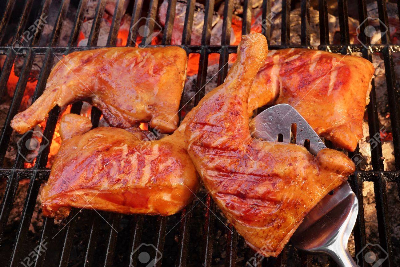 Cuatro Espátula Y Crujiente Barbacoa De Pollo Asado De Vuelta De ... Cuatro Espátula Y Crujiente Barbacoa De Pollo Asado De Vuelta De ...