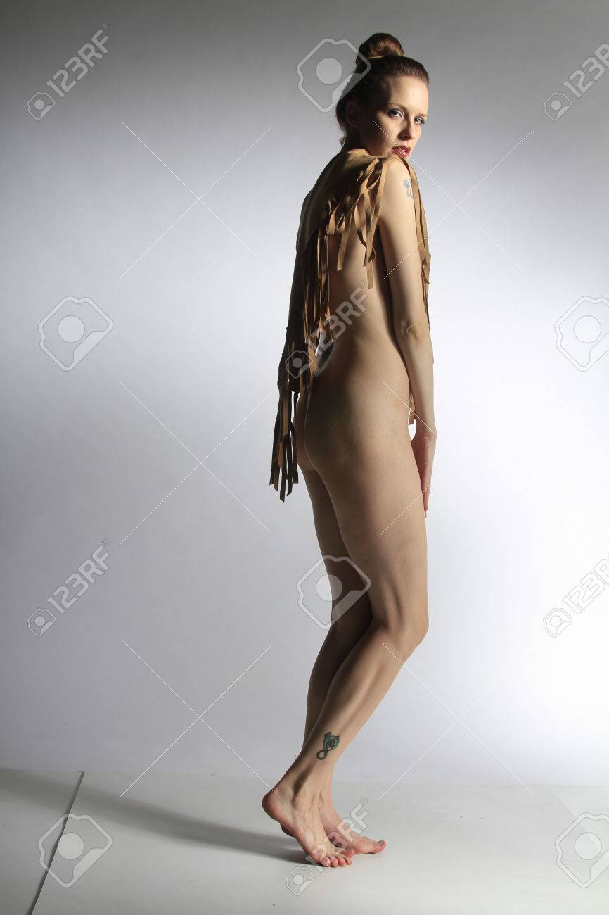 Desnudo Artístico Fotos, retratos, imágenes y fotografía de archivo libres  de derecho. Image 24126126