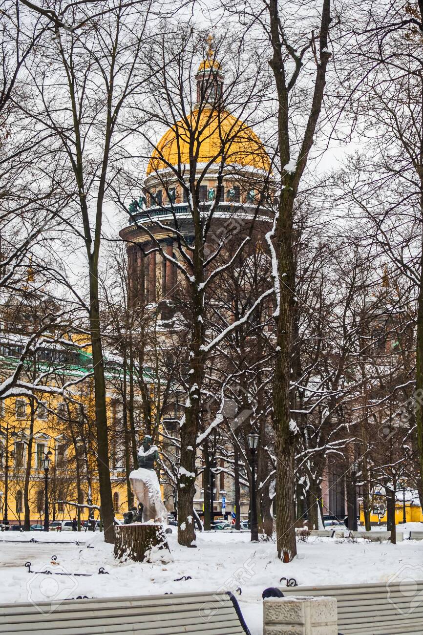 View of St. Isaac's Cathedral Saint-Petersburg. February. - 118778490 View of St. Isaac's Cathedral Saint-Petersburg. February. - 118778490
