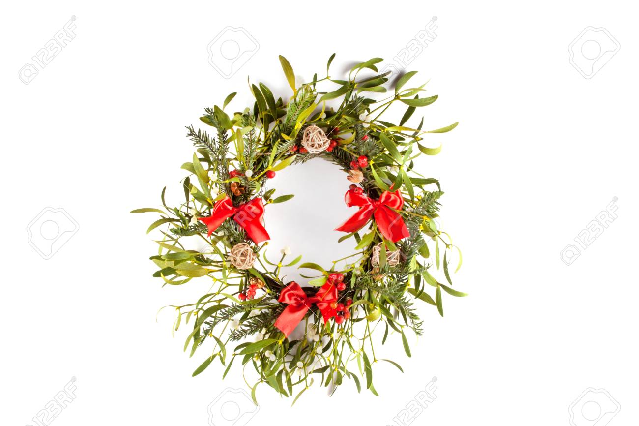 ヤドリギは 白い背景で隔離のクリスマス リース クリスマスの装飾 の写真素材 画像素材 Image