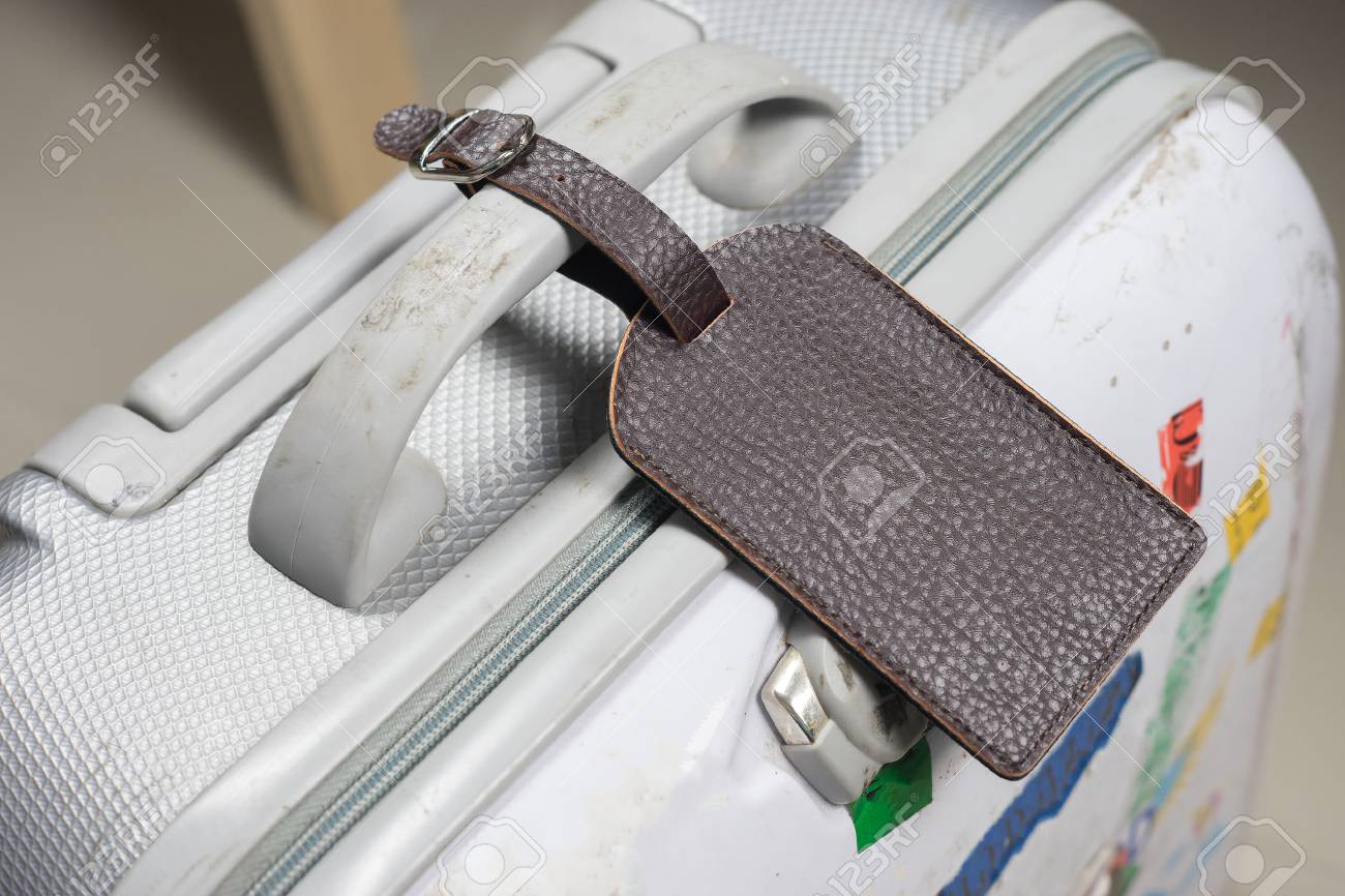 blank leather luggage tags