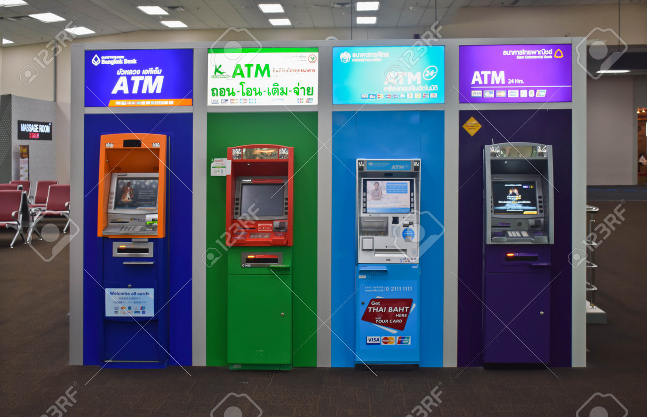 バンコク、タイ - 2017 年 3 月 5 日: 多くの現金自動支払機や ATM タイ人と外国人旅行者のため、撤退ドンムアン国際空港で 2017 年  3 月 5 日にタイのバンコクで、します。の写真素材・画像素材 Image 83379017
