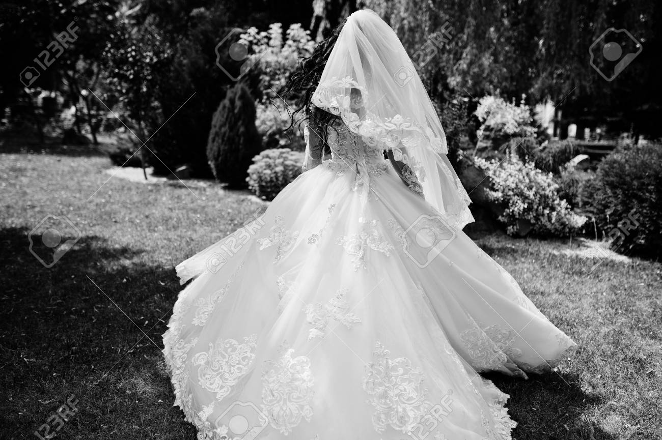 beautiful black bride